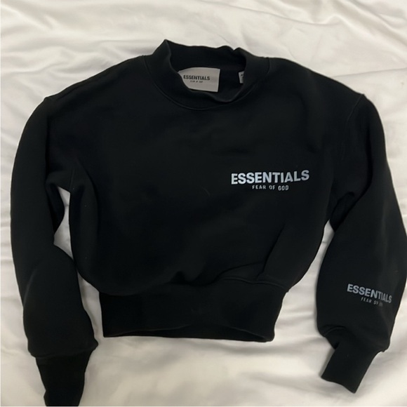 Toddler ESSENTIALS black crewneck sweatshirt - Picture 3 of 3